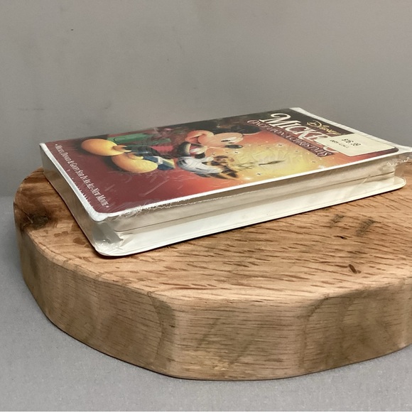 🟢 Sealed New - Disney’s Mickeys Once Upon A Christmas VHS Tape - Vintage - Rare - Picture 7 of 9